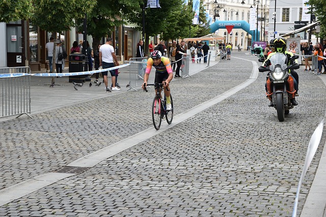 是滑雪登山 是滑雪登山